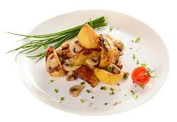 Картофель жареный с грибами и луком