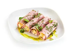 Рулетики из ветчины с сыром