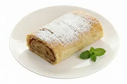 Штрудель с яблоком и корицей